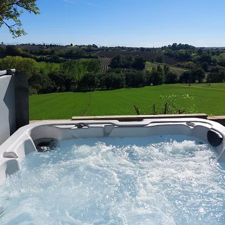 Les De Laures Holiday home *