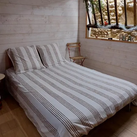Les De Laures Holiday home Monblanc