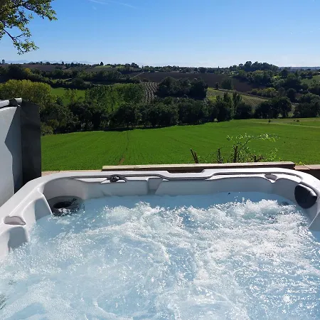 Les De Laures Holiday home *