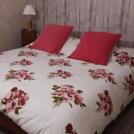 Holiday home Les De Laures Monblanc